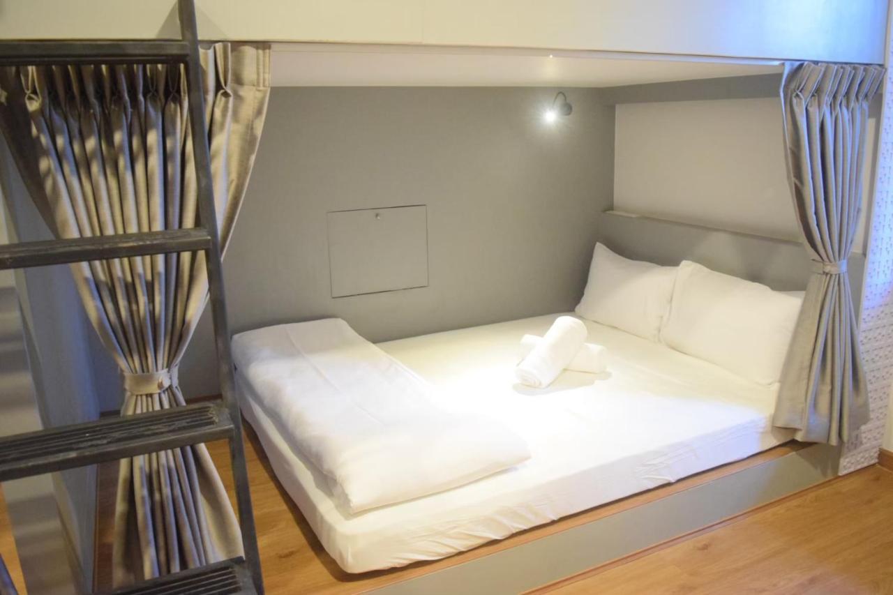 Hostel Capzule Bed Phuket Exterior foto