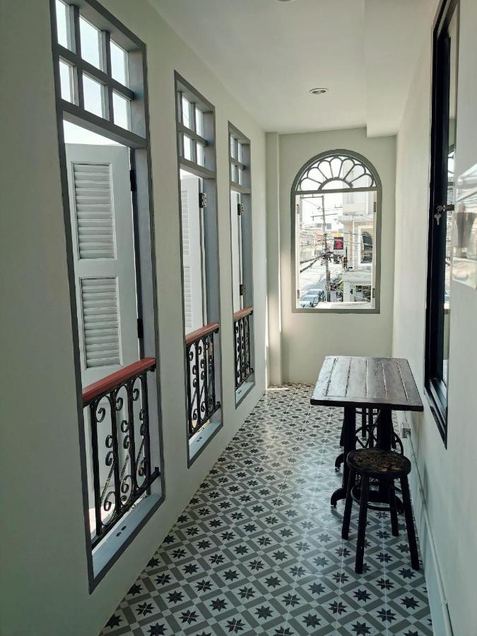 Hostel Capzule Bed Phuket Exterior foto